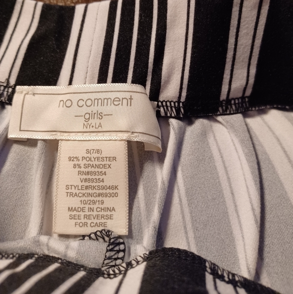 NO COMMENT, GIRLS BLACK AND WHITE PANTS, SIZE 7/8. - Picture 3 of 3